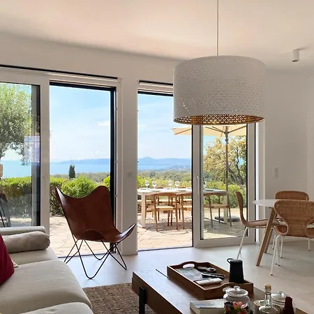 Superbe Petite Moderne Surplombant La Saint-Raphaël